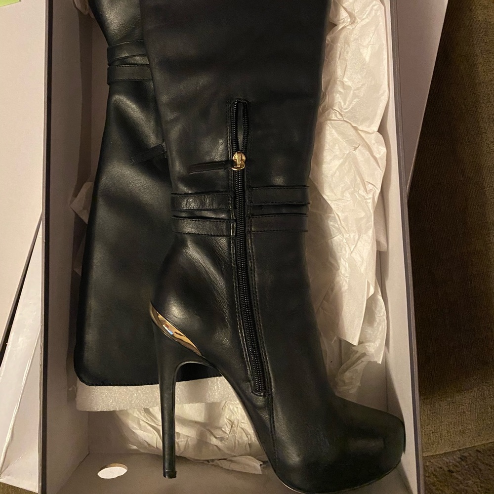 Keisha Cole Steve Madden